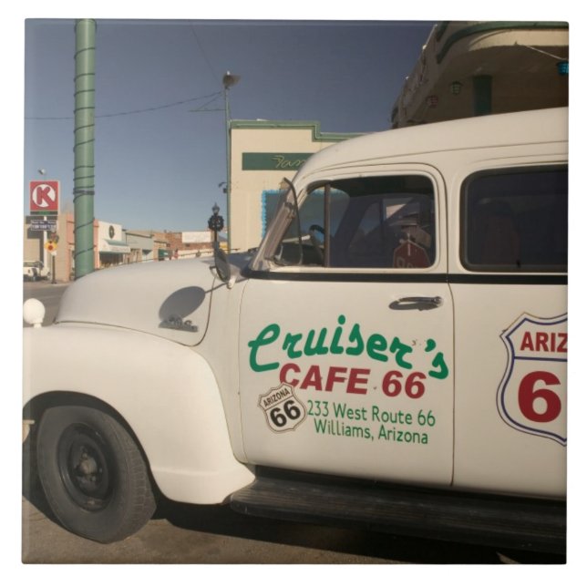 USA, Arizona, Williams: Kreuzer-Café 66 alt Fliese (Vorderseite)