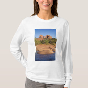 USA, AZ, Kathedrale Rocks bei Red Rock Crossing T-Shirt