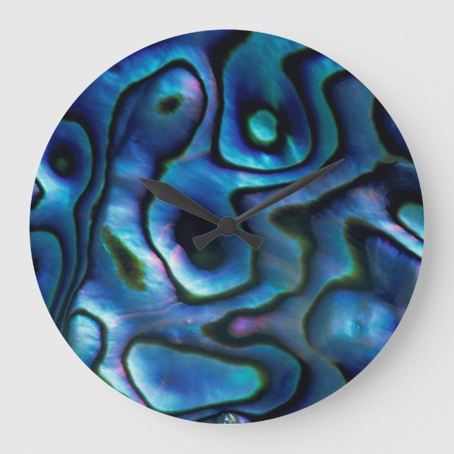 USA, Colorado, Lafayette. Ohrschnecken-Muschel Große Wanduhr (Vorderseite)