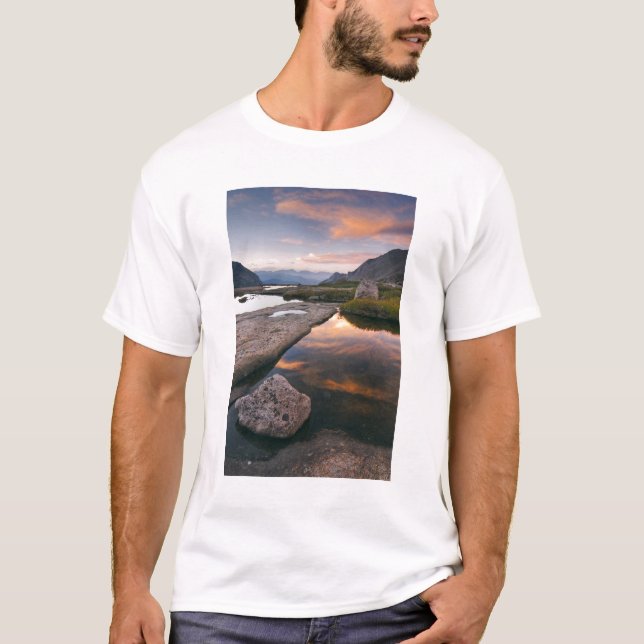 USA, Colorado, Rocky Mountain NP.  Sonnenaufgang T-Shirt (Vorderseite)