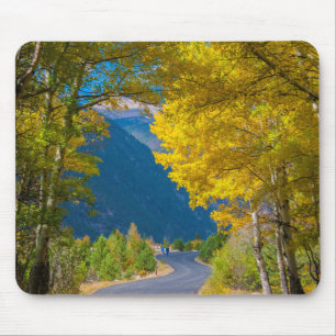 USA, Colorado. Straßenbelag mit Aspen Mousepad