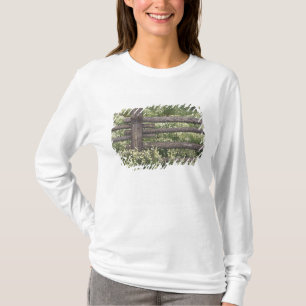 USA, Colorado, Wilde Kamille um einen Blockzaun T-Shirt