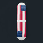 USA der US-Flagge Skateboard<br><div class="desc">USA - USA - Flag - Patriotic - Unabhängigkeitstag - 4. Juli - Anpassbar - Wählen / Fügen Sie Ihren einzigartigen Text / Farbe / Bild - Make Your Special Gift - Neu formatieren und verschieben oder entfernen und hinzufügen / Bild mit Anpassungstool. Sie können Designs auch auf mehr als...</div>