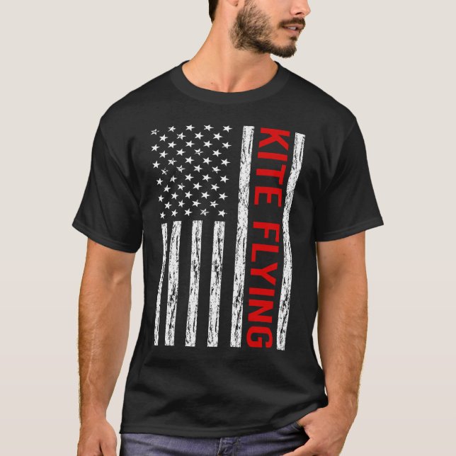 USA Flag Kite Flying T-Shirt (Vorderseite)