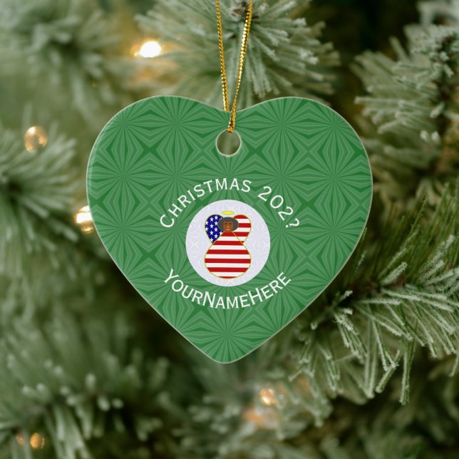 USA Flag Weihnachts-Engel-Name Jahr Herz Keramik Ornament (Baum)