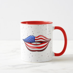USA-Flaggen-Lippenstift auf lächelnder LippenTasse Tasse