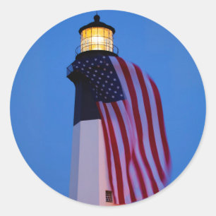USA, Georgia, Tybee Island, Flagge weht 2 Runder Aufkleber