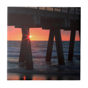 USA, Georgia, Tybee Island, Tybee Pier Fliese