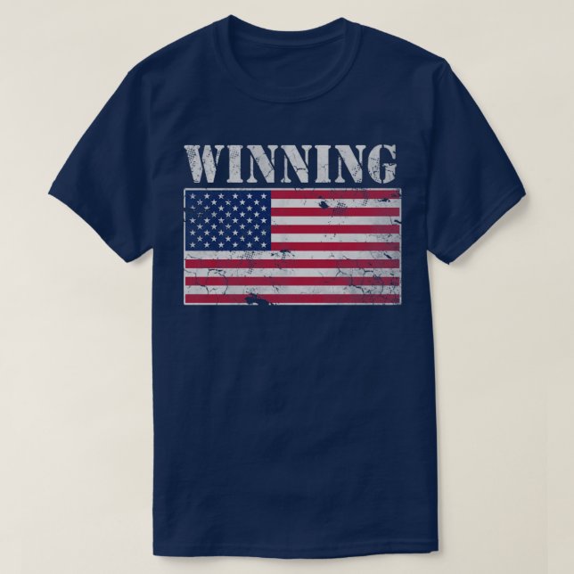 USA gewinnt amerikanische Flagge 4. Juli Unabhängi T-Shirt (Design vorne)
