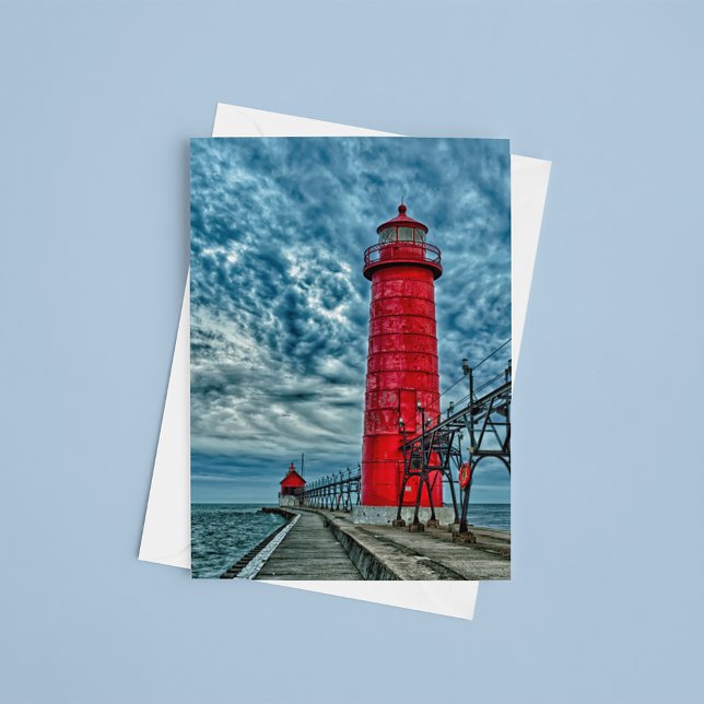 USA, Grand Haven, Michigan, Leuchtturm Postkarte (Postcard on table)