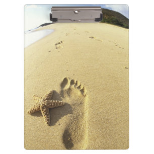 USA, Hawaii, Maui, Makena Beach, Footprint und Klemmbrett