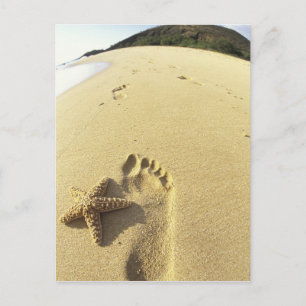 USA, Hawaii, Maui, Makena Beach, Footprint und Postkarte
