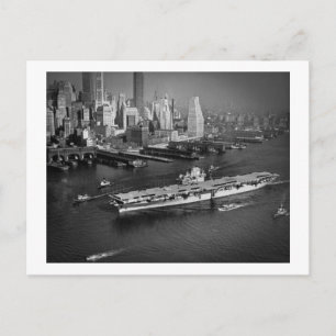 USA Hornet sails Down East River New York City Postkarte