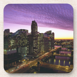 USA, IL, Chicago. Chicago Skyline und Fluss Getränkeuntersetzer