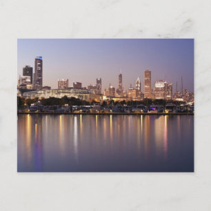 USA, Illinois, Skyline von Chicago bei Dämmerung Postkarte
