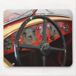 USA, Indiana, Auburn: Auburn, Cord, Duesenberg 2 Mousepad