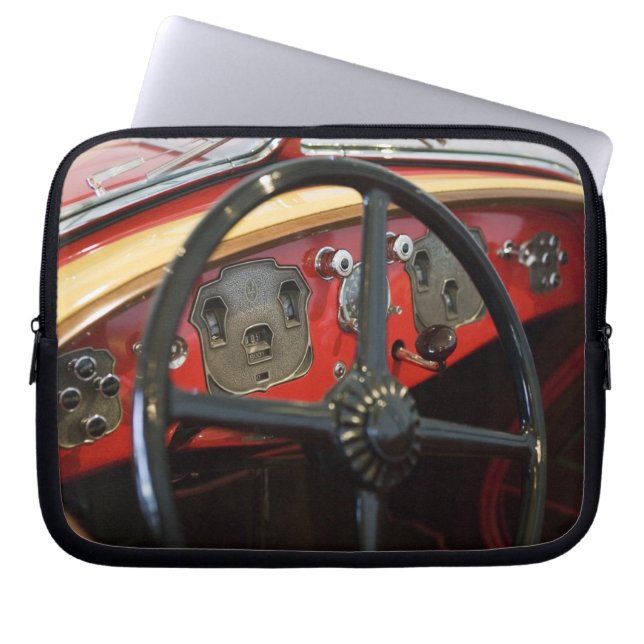 USA, Indiana, kastanienbraun: Kastanienbraun, Laptopschutzhülle (Vorderseite)