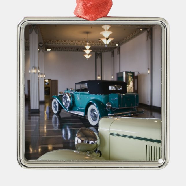 USA, Indiana, kastanienbraun: Kastanienbraun, Ornament Aus Metall (Vorne)