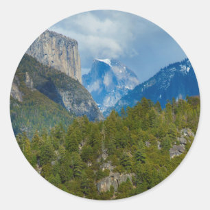 USA, Kalifornien. Blick auf Half Dome im Yosemite Runder Aufkleber