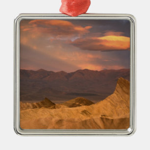 USA, Kalifornien, Death Valley National Park. 2 Ornament Aus Metall