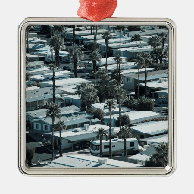USA, Kalifornien, Palm Springs. Trailer Park auf Silbernes Ornament (Vorne)