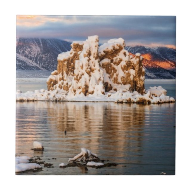 USA, Kalifornien, Sonnenaufgang in Monosee Fliese (Vorderseite)