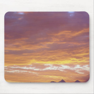 USA, Kalifornien, Sonnenuntergang über der Sierra Mousepad