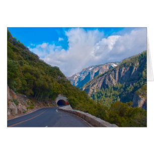 USA, Kalifornien. Tunnel auf der Straße nach Yosem