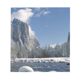 USA, Kalifornien, Yosemite NP. Der Merced River, Notizblock