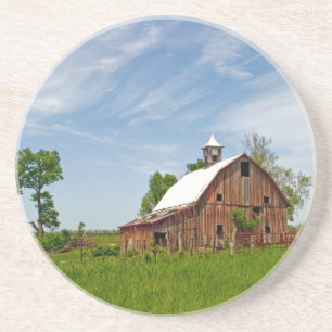USA, Kansas. Alter roter Stall Untersetzer