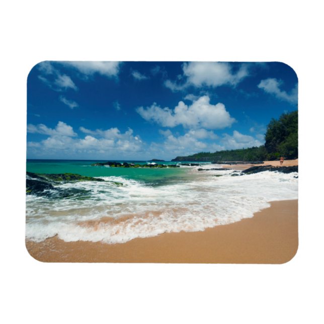 USA, Kauai, Hawaii. Eine Frau trollt durch die Ste Magnet (Horizontal)