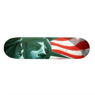 USA kennzeichnen mit Freiheitsstatuen Skateboard
