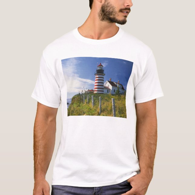 USA, Maine, Lubec. West Quoddy Head Leuchtturm T-Shirt (Vorderseite)