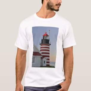 USA, Maine, Lubec. West Quoddy Head Leuchtturm, T-Shirt