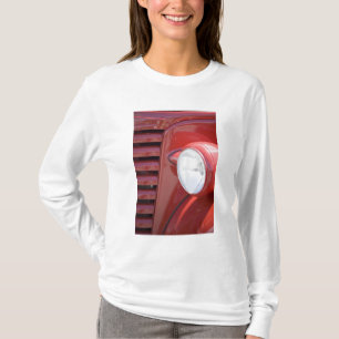 USA, Maine, Owl's Head. Scheinwerfer und teilweise T-Shirt
