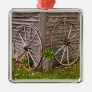 USA, Maine. Wagenräder Ornament Aus Metall