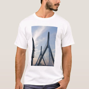 USA, Massachusetts, Boston. Die Zakim-Brücke.2 T-Shirt