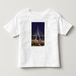 USA, Massachusetts, Boston. Leonard Zakim Kleinkind T-shirt