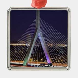 USA, Massachusetts, Boston. Leonard Zakim Ornament Aus Metall