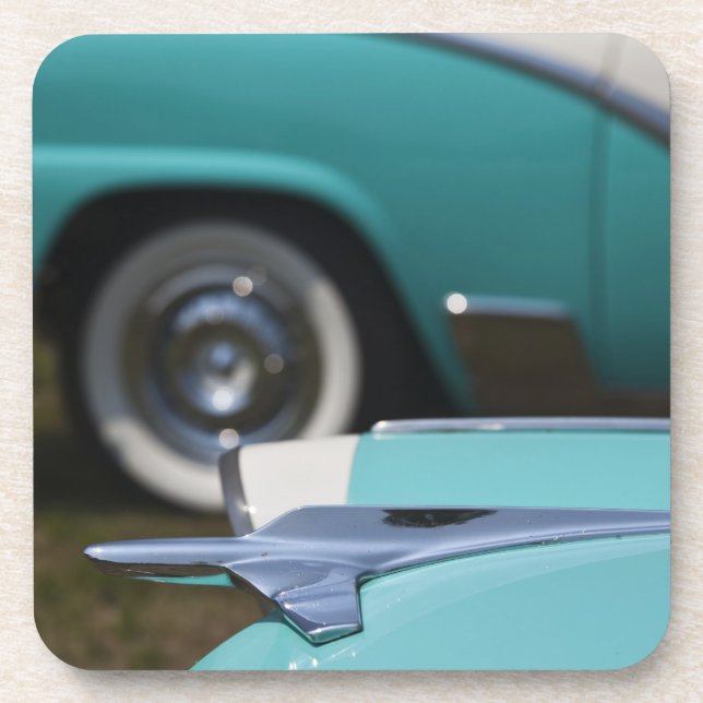 USA, Massachusetts, Gloucester. Ford 1950s-era Getränkeuntersetzer (Vorderseite)