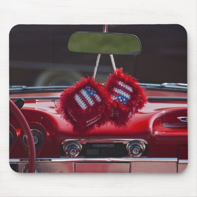 USA, Massachusetts, Gloucester. Fuzzy Würfel mit Mousepad (Vorne)
