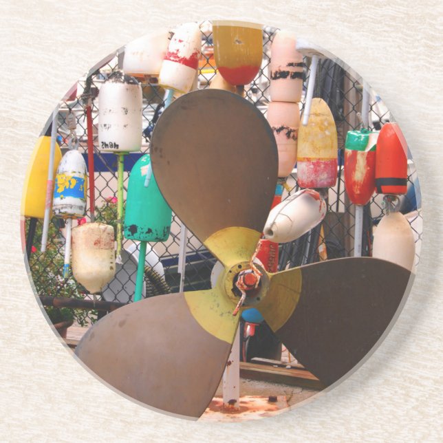 USA, Massachusetts. Propeller und Schwimmer Getränkeuntersetzer (Vorne)