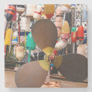 USA, Massachusetts. Propeller und Schwimmer Steinuntersetzer