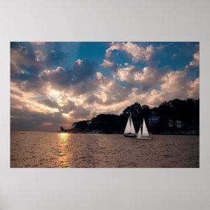 USA, Massachusetts. Segeln bei Sonnenuntergang Poster