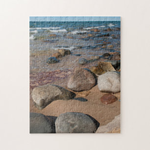 USA, Michigan. Abgerundete Felsen auf 12 Mile Puzzle