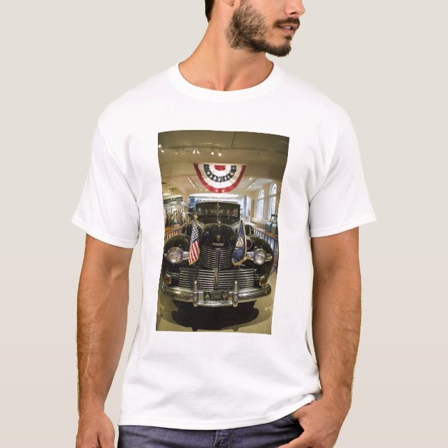 USA, Michigan, Dearborn: Das Henry Ford-Museum, T-Shirt (Vorderseite)
