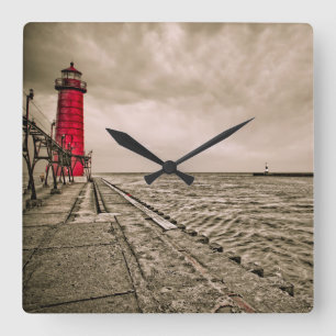 USA, Michigan, Grand Haven Lighthouse Quadratische Wanduhr