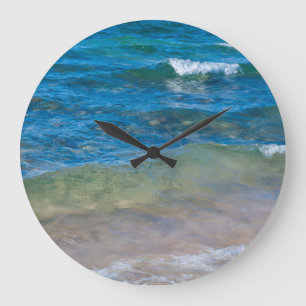 USA, Michigan. Klare Gewässer des überragenden See Große Wanduhr