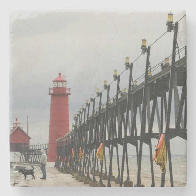 USA, Michigan, Lake Michigan Shore, Grand Haven: Steinuntersetzer (Vorderseite)