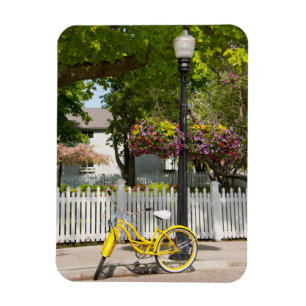 USA, Michigan, Mackinac Island. Gelbes Fahrrad Magnet